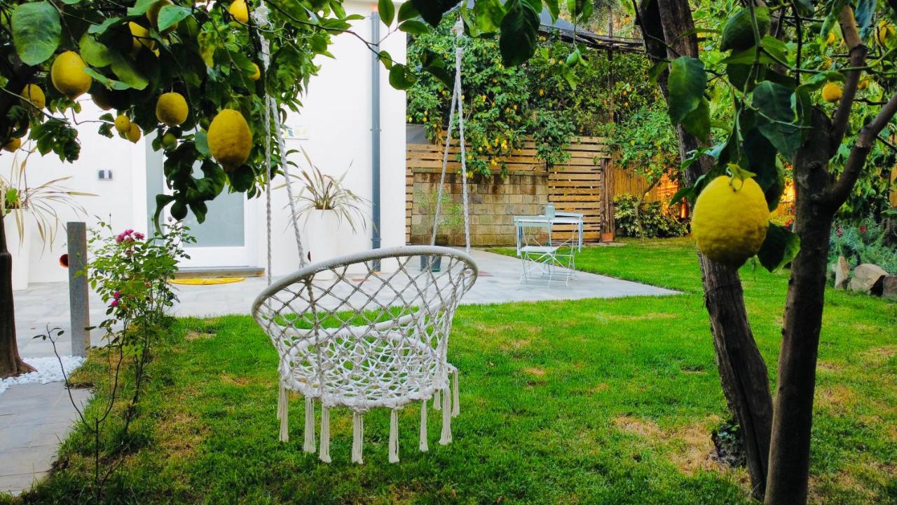 Flavia'S Lemons Panzió Sorrento Kültér fotó